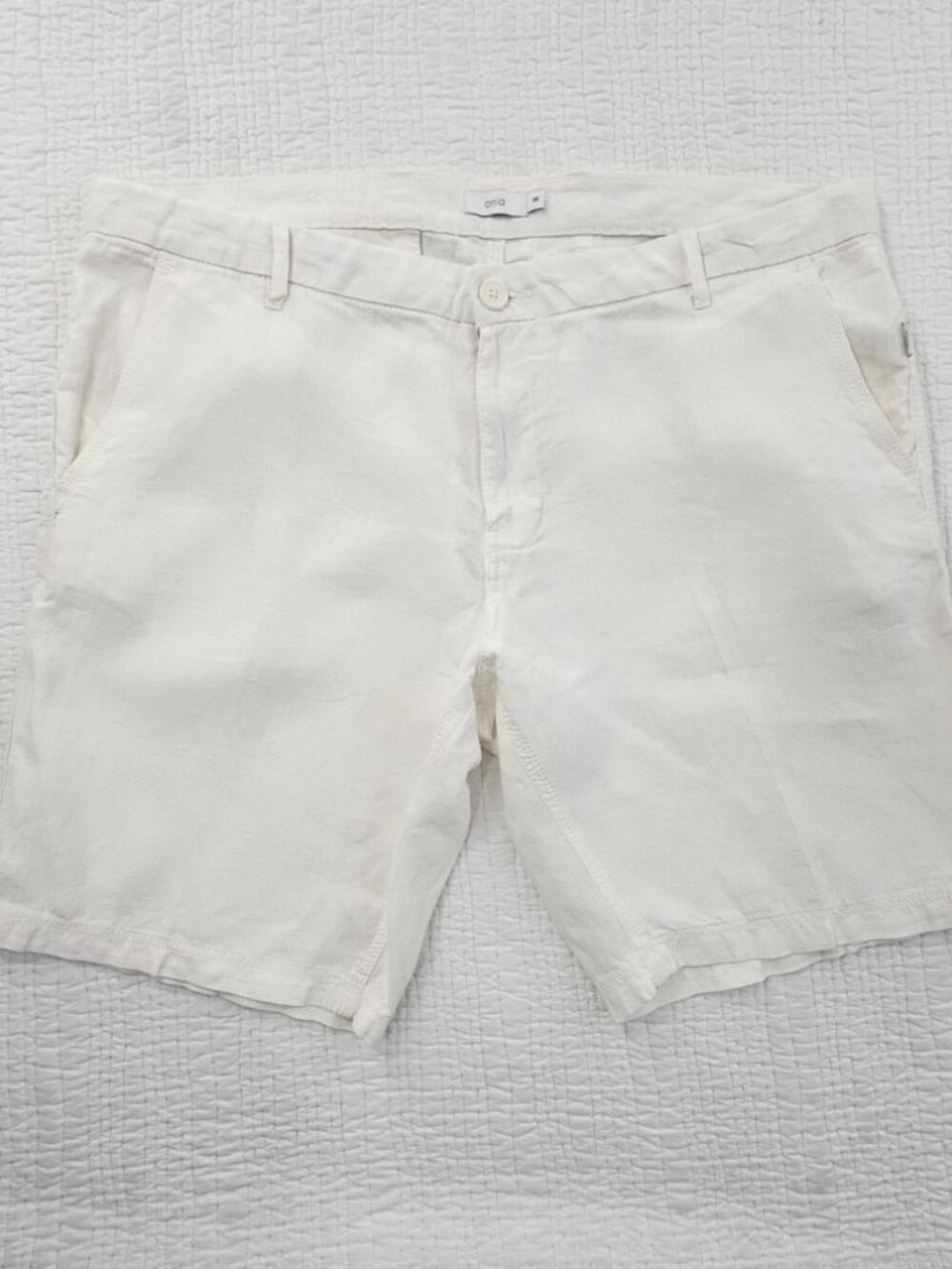 Onia 100% Linen Shorts Men's 38 White 3 Pockets 10" Inseam Vacation Beach Resort